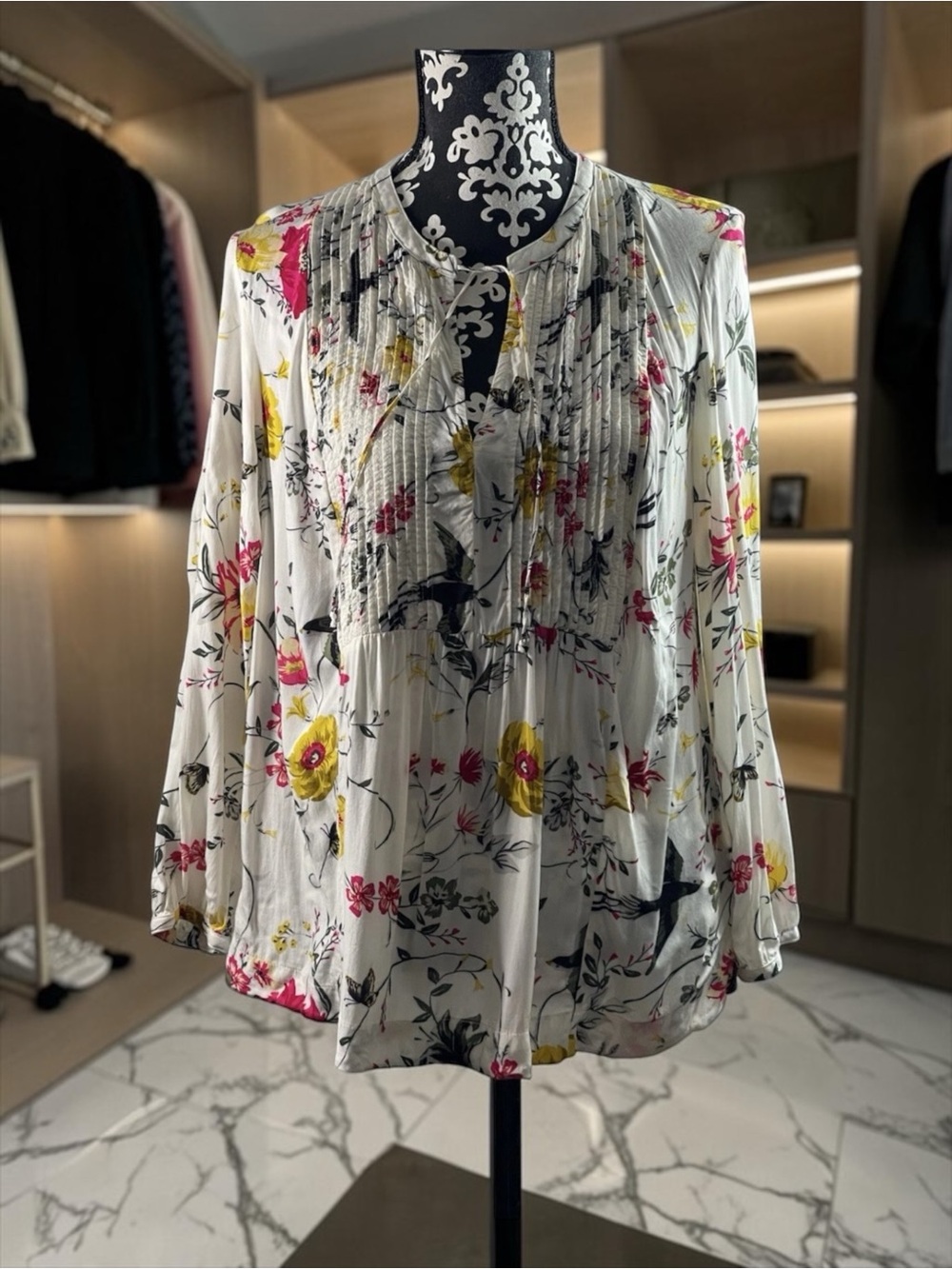 Old Navy Women's Top Size M White Yellow Red Flowers Peasant Long Sleeve​​